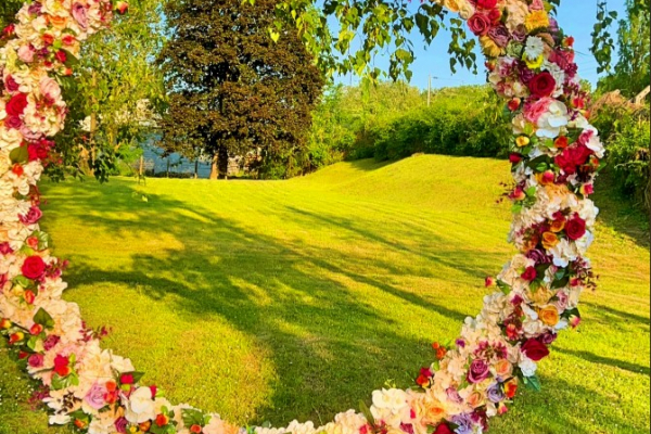 L'arche fleurit ensoleillé 